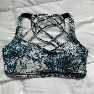 Lululemon Free To Be sports bra